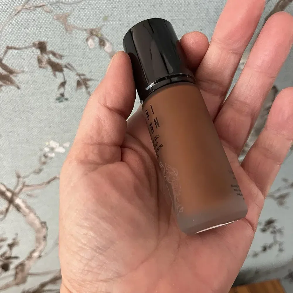 Bobbi Brown Weightless Skin Foundation SPF 15 Cool Espresso